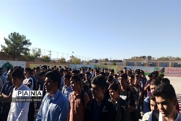 برگزاری هفته دفاع مقدس در دبیرستان تیزهوشان شهید بهشتی کاشمر
