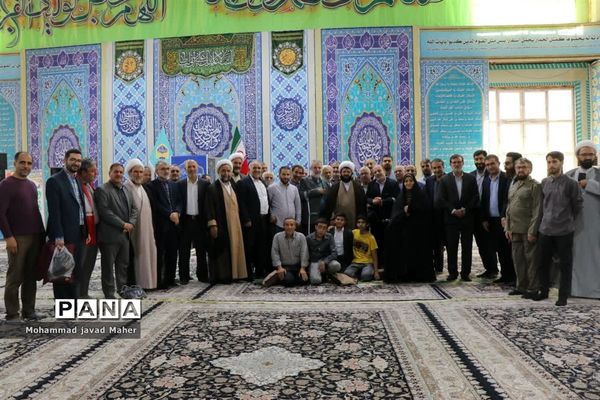 خداحافظی نمازگزاران جمعه با امام جمعه شهرستان قدس