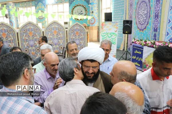 خداحافظی نمازگزاران جمعه با امام جمعه شهرستان قدس