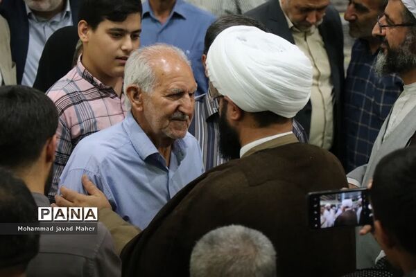 خداحافظی نمازگزاران جمعه با امام جمعه شهرستان قدس