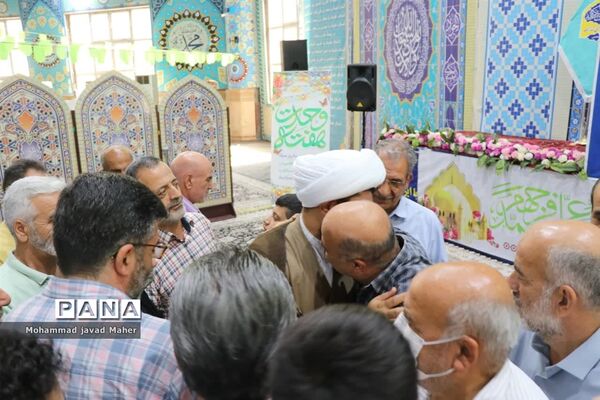 خداحافظی نمازگزاران جمعه با امام جمعه شهرستان قدس