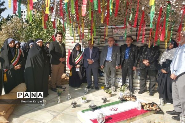 تجدید میثاق دانش‌آموزان مدرسه شاهد شهدای اکباتان با شهید گمنام