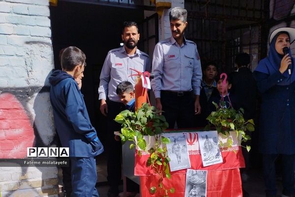مراسم گرامیداشت روز آتش‌نشان در دبستان دانش رودهن