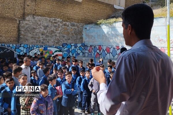 مراسم گرامیداشت روز آتش‌نشان در دبستان دانش رودهن