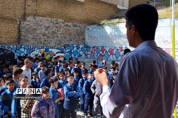 مراسم گرامیداشت روز آتش‌نشان در دبستان دانش رودهن