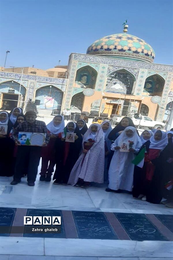 پدر شهید لردی میزبان دانش‌آموزان بافقی