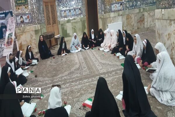پدر شهید لردی میزبان دانش‌آموزان بافقی