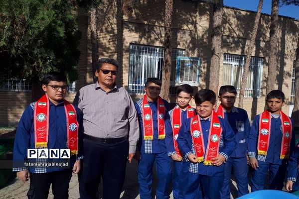 برگزاری جشن عاطفه‌ها در دبستان شهید محمود فلاح زاده ابرکوه