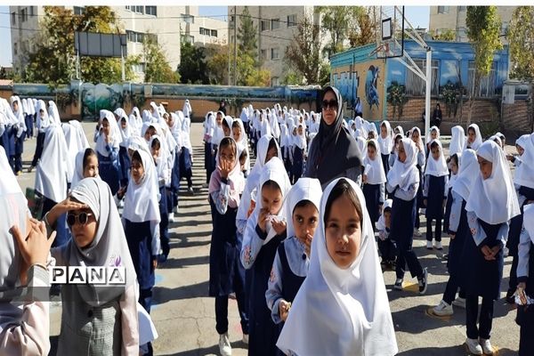 مراسم جشن عاطفه‌ها در دبستان شهدای فرهنگی ناحیه۷ مشهد