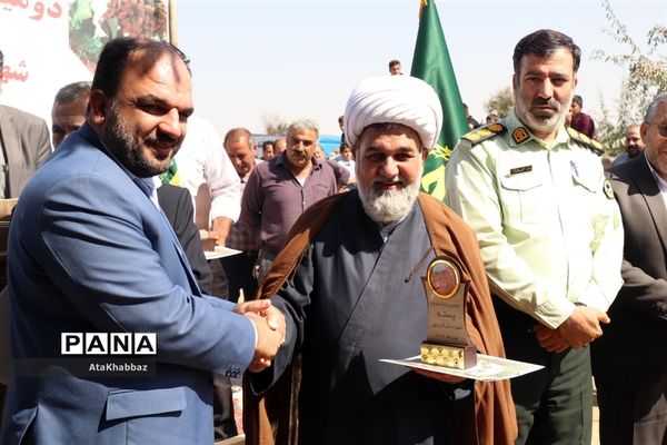 آذرشهر و پسته‌های خندانش