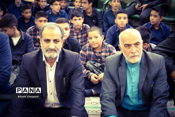 نماز جماعت دانش‌آموزی در راستای اجرای طرح( نور چشم)