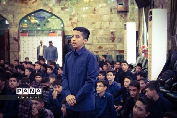 نماز جماعت دانش‌آموزی در راستای اجرای طرح( نور چشم)