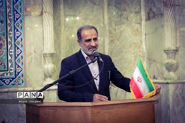 نماز جماعت دانش‌آموزی در راستای اجرای طرح( نور چشم)