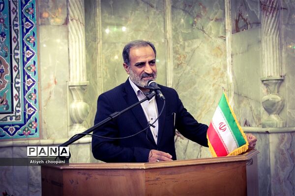 نماز جماعت دانش‌آموزی در راستای اجرای طرح( نور چشم)