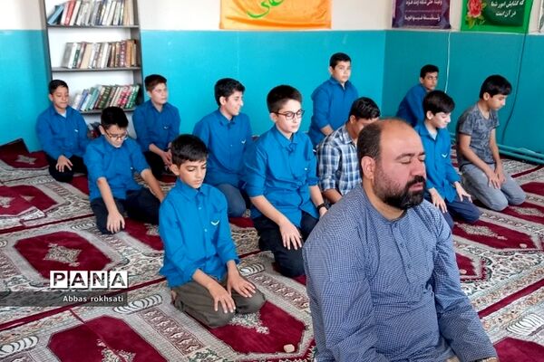 نماز جماعت و نشست‌های بصیرتی هفته وحدت  مدارس رودهن