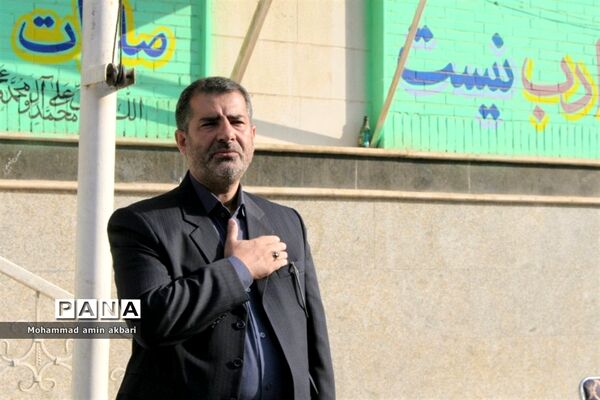 آیین نواختن زنگ تحرک مدارس در ناحیه یک ری‌