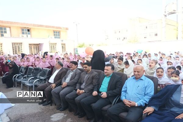 نواختن زنگ جشن عاطفه‌ها در مدارس بهبهان
