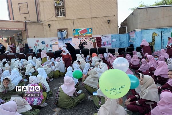 نواختن زنگ جشن عاطفه‌ها در مدارس بهبهان