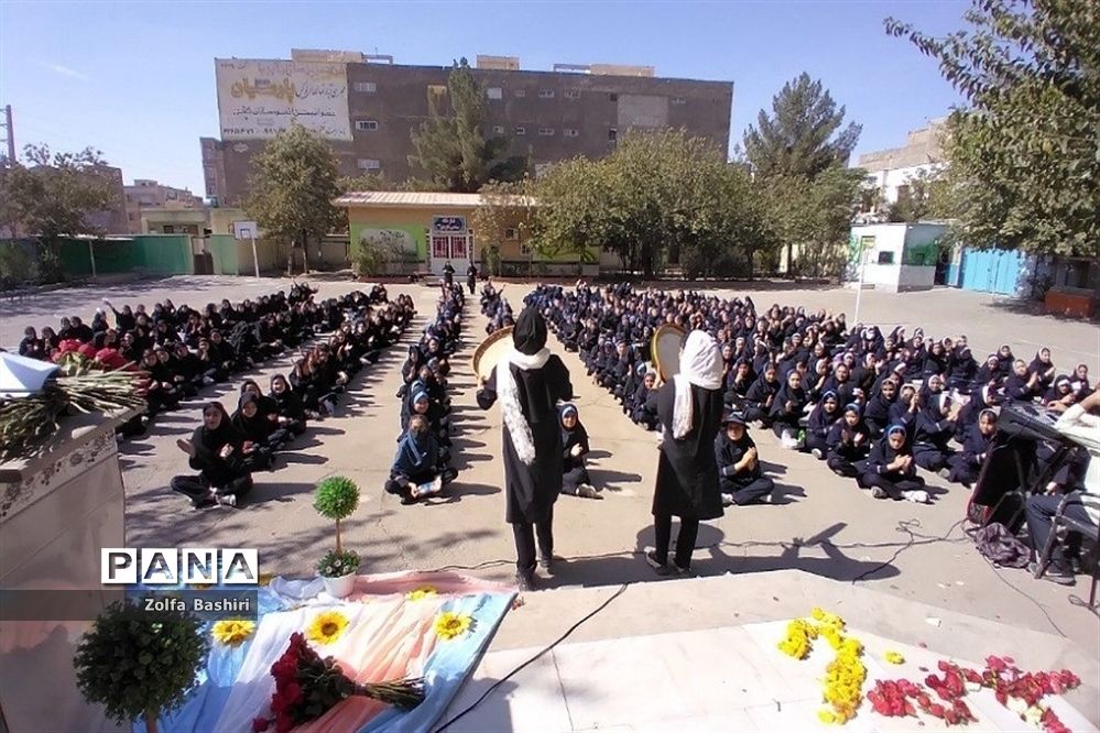 میلاد رسول اکرم(ص) در مدارس شهرستان‌قرچک