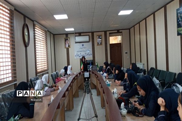 جلسه آموزشی خبرنویسی طرح هر مدرسه یک خبرنگار در  جواد‌آباد