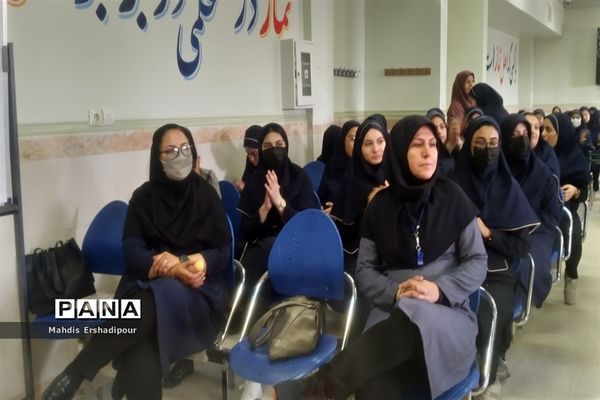 برگزاری جشن میلاد پیامبر (ص) و امام جعفر صادق (ع)  در دبیرستان دخترانه شاهد کوثر رباط‌کریم