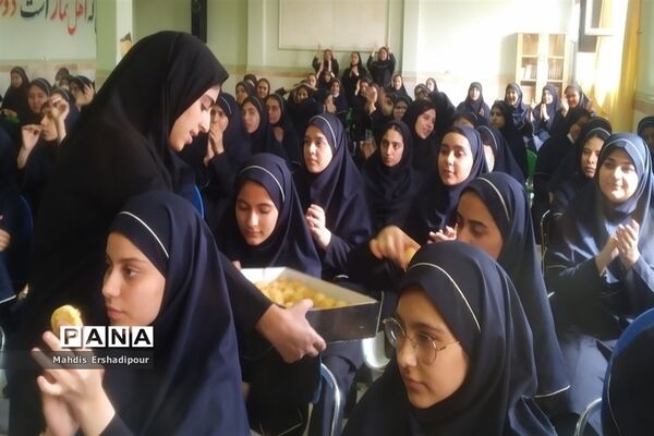 برگزاری جشن میلاد پیامبر (ص) و امام جعفر صادق (ع)  در دبیرستان دخترانه شاهد کوثر رباط‌کریم