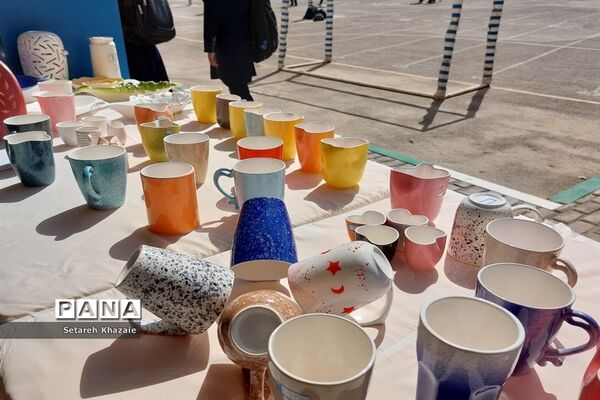 برپایی بازارچه دانش‌آموزی در دبیرستان دخترانه خیرغیابی