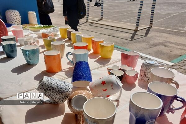 برپایی بازارچه دانش‌آموزی در دبیرستان دخترانه خیرغیابی