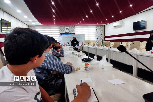 کارگاه آموزشی طرح هر مدرسه یک خبرنگار ویژه دانش‌آموزان پسر کهریزک