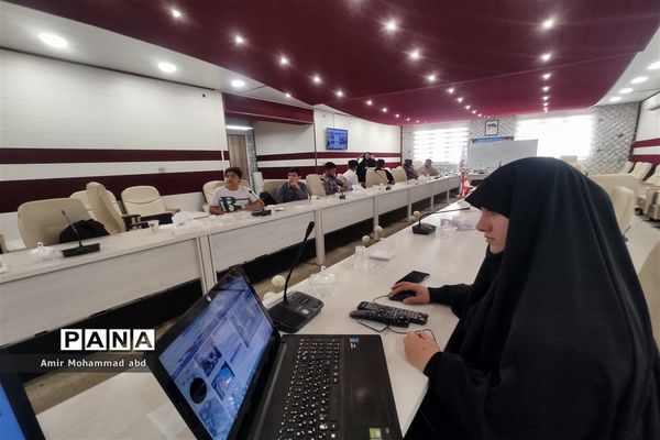 کارگاه آموزشی طرح هر مدرسه یک خبرنگار ویژه دانش‌آموزان پسر کهریزک