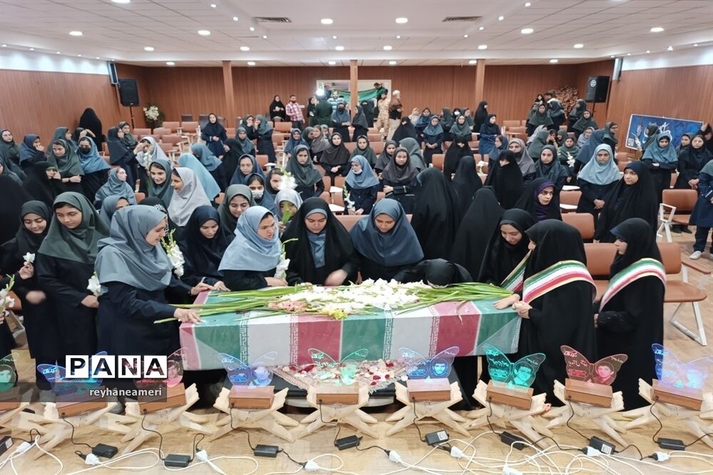 تشییع پیکر مطهر شهید گمنام در دبیرستان شهید باهنر