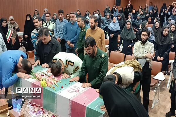 تشییع پیکر مطهر شهید گمنام در دبیرستان شهید باهنر