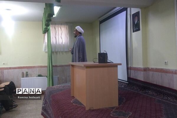 برگزاری کارگاه‌های مهارتی و رفتارهای اجتماعی در هنرستان مبتکران رودهن