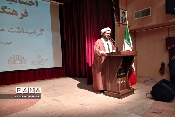 اختتامیه نمایشگاه خوشنویسی خط سرخ درشهرستان اسلامشهر