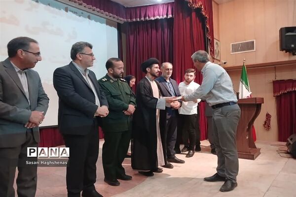اختتامیه نمایشگاه خوشنویسی خط سرخ درشهرستان اسلامشهر