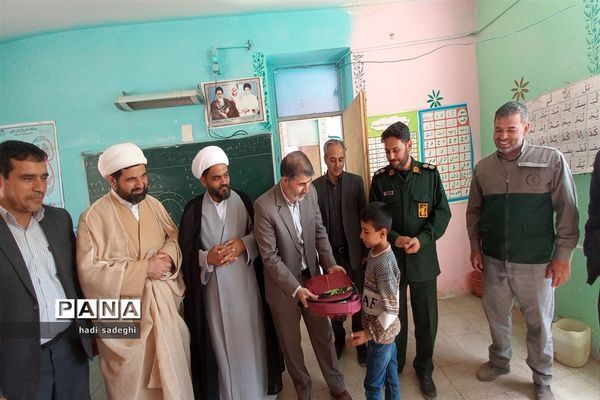 رزمایش شهرستانی اهداء لوازم التحریر به دانش‌آموزان مدارس دهستان سنگر شهرستان فاروج