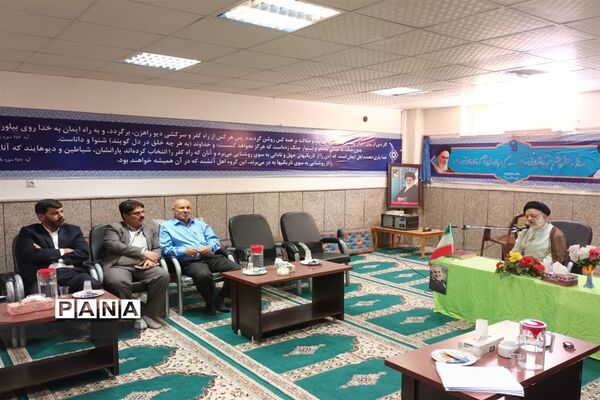 نشست جهاد تبیین مدیران مدارس غیر دولتی با امام جمعه بهبهان