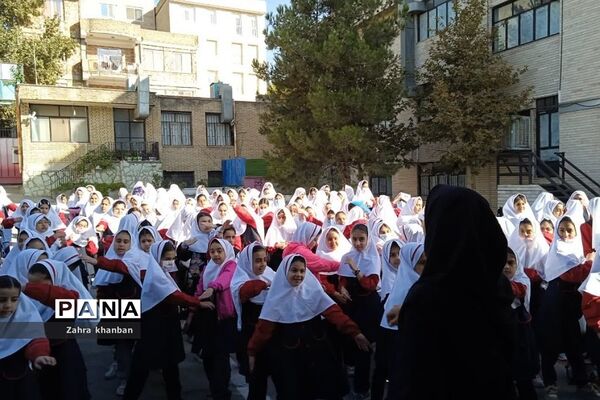 جشن هفته وحدت در دبستان دخترانه سما ۲ رودهن