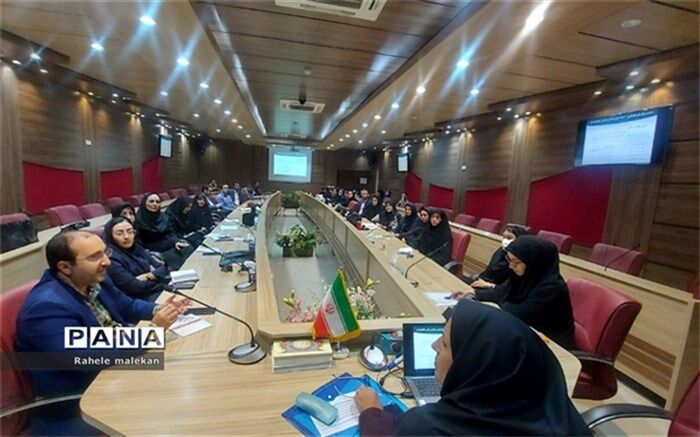 دوره "سپهر دانش و معرفت" ویژه مشاورین و معاونین پرورشی مدارس غرب استان تهران، در اردوگاه شهید منتظری شهریار