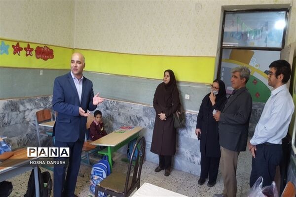 بازدید رئیس اداره آموزش و پرورش استثنایی از دبستان کامران مولوی