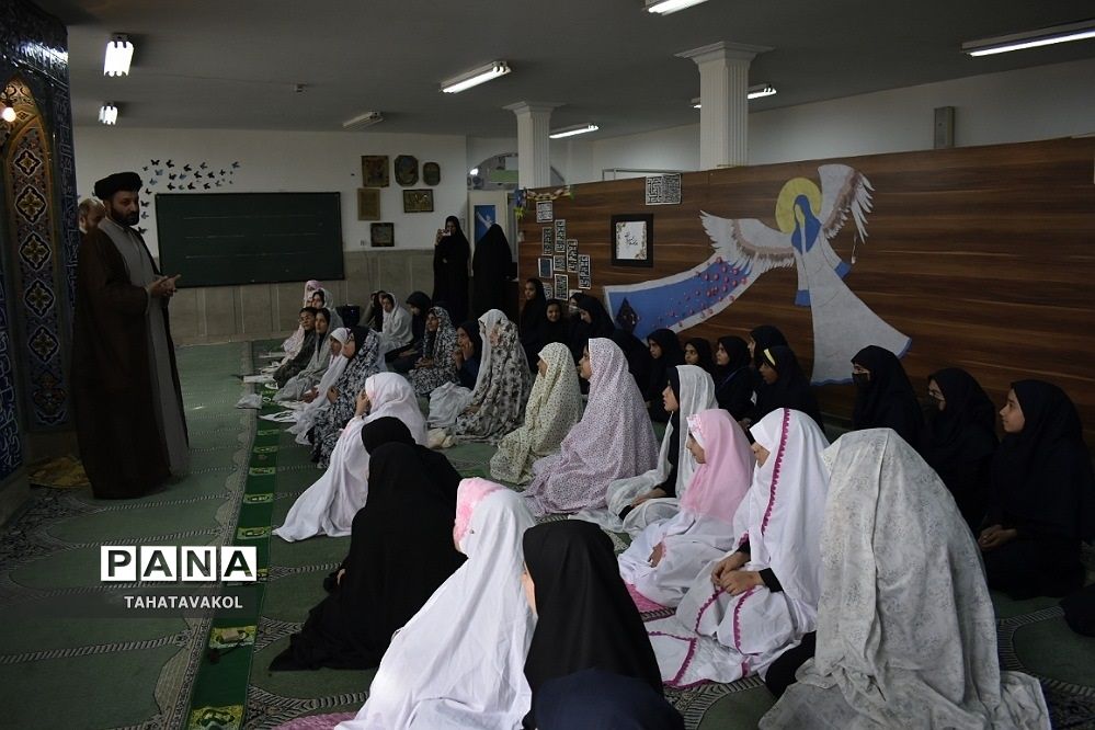 آیین زنگ نماز دبیرستان دخترانه الزهرا بومهن