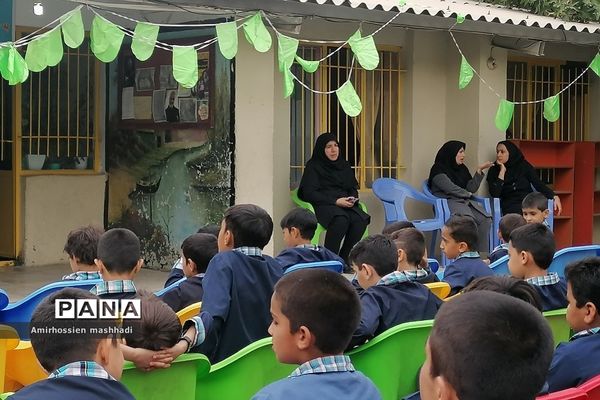 جشن هفته  وحدت در دبستان شهدای کریتون ۲ رودهن