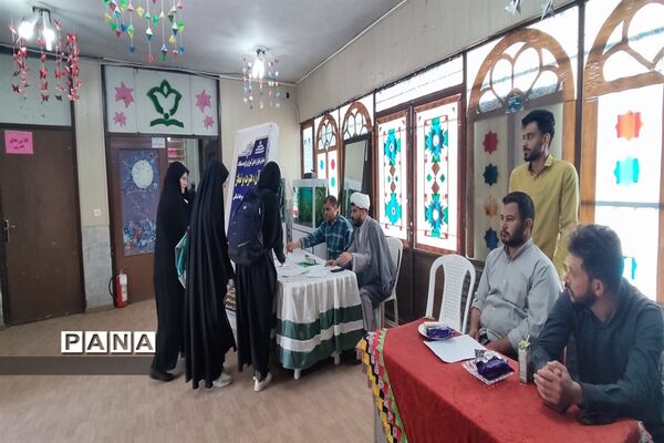 مراسم تجلیل از دانش‌آموزان برگزیده مسابقات قرآن و نماز