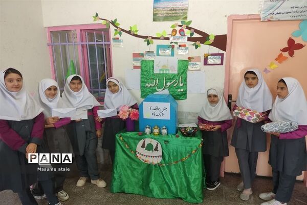 جشن عاطفه‌ها در دبستان حضرت زینب(س) خاتم