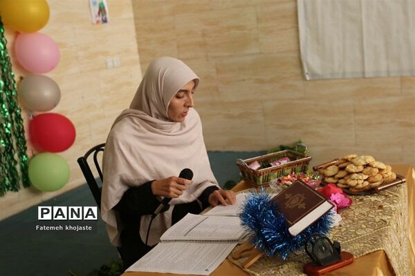 جشن میلاد پیامبر اکرم (ص) در مدرسه ندای‌زهرا شهرستان‌قرچک