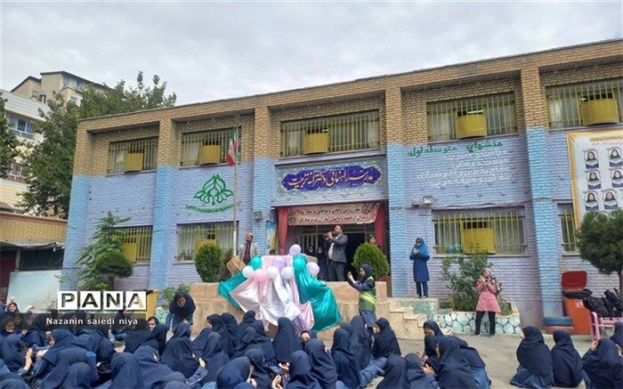 جشن میلاد پیامبر(ص) و هفته وحدت در دبیرستان تربیت رودهن برگزار شد/فیلم