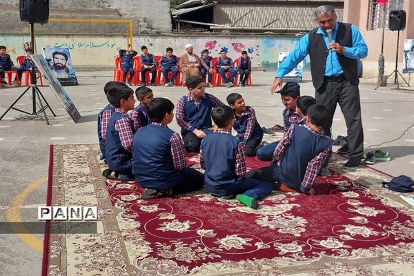 جشن میلاد پیامبر اکرم (ص) در دبستان شهید‌عبداله‌پور شهرستان قائمشهر