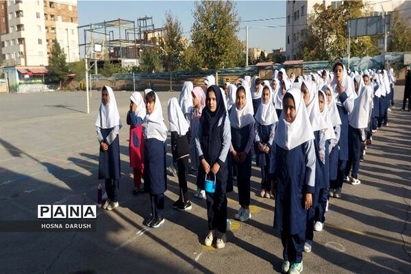 مراسم میلاد حضرت محمد(ص) در دبستان شهدای فرهنگی  ناحیه۷ مشهد