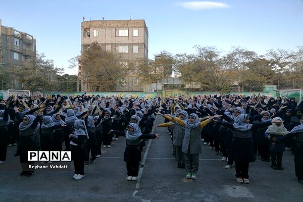 جشن میلاد پیامبر(ص) در دبستان کوثر