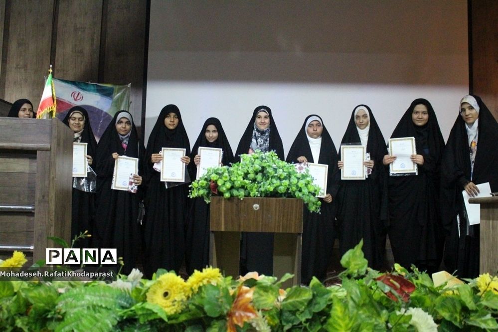 جشن میلاد پیامبر اکرم (ص) و امام جعفر صادق (ع) در سالن اجتماعات شهید چمران ناحیه ۵ مشهد